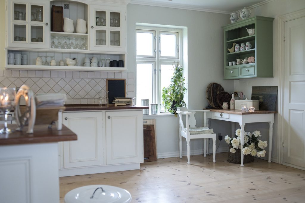Kitchen cabinets white